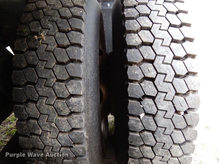 image for item DH6528 1996 Chevrolet Kodiak  flatbed truck