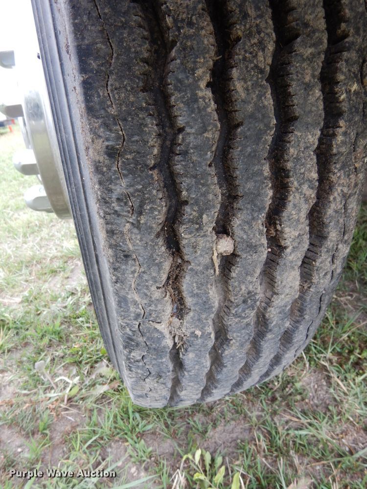 image for item DH6528 1996 Chevrolet Kodiak  flatbed truck