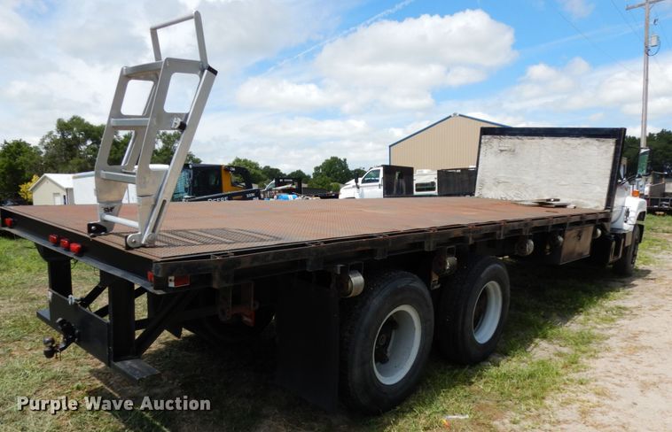 image for item DH6529 1996 GMC TopKick  flatbed truck