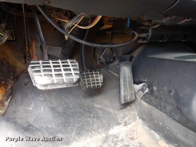 image for item DH6529 1996 GMC TopKick  flatbed truck