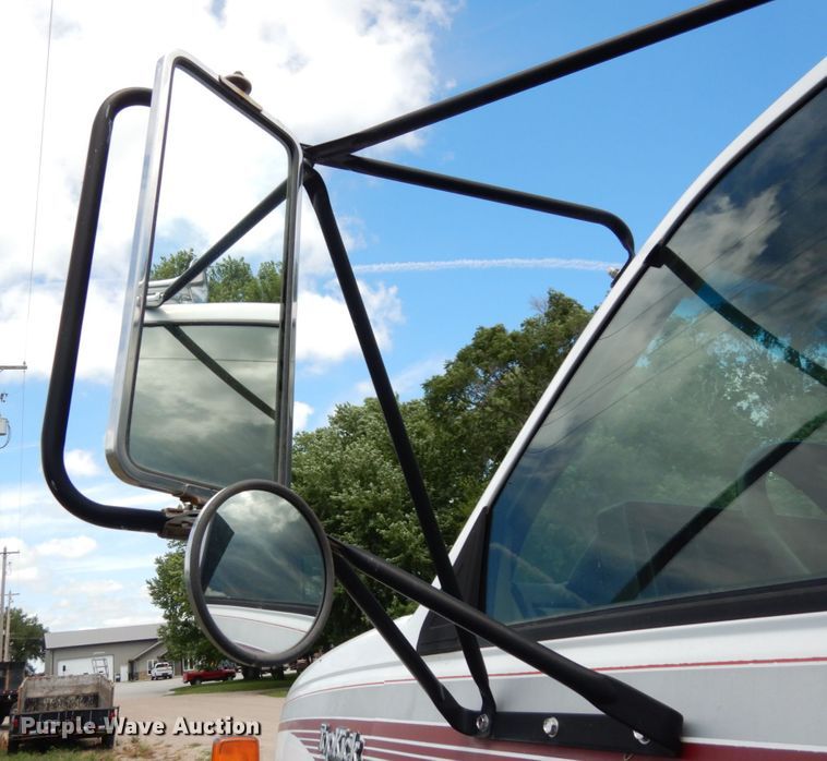 image for item DH6529 1996 GMC TopKick  flatbed truck