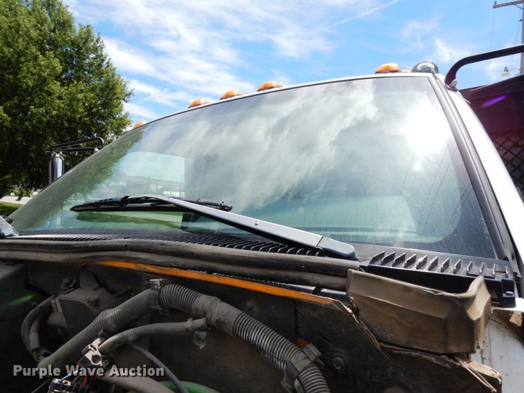 image for item DH6529 1996 GMC TopKick  flatbed truck