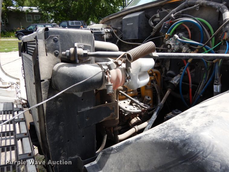 image for item DH6529 1996 GMC TopKick  flatbed truck