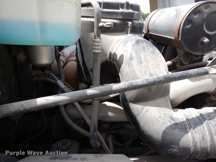 image for item DH6529 1996 GMC TopKick  flatbed truck