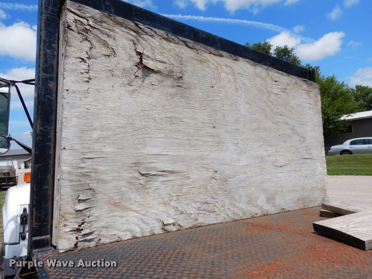 image for item DH6529 1996 GMC TopKick  flatbed truck