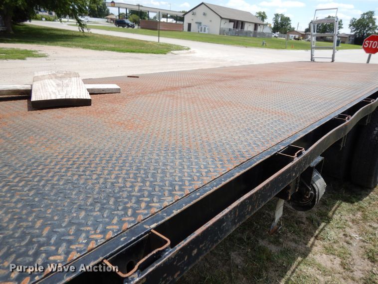 image for item DH6529 1996 GMC TopKick  flatbed truck