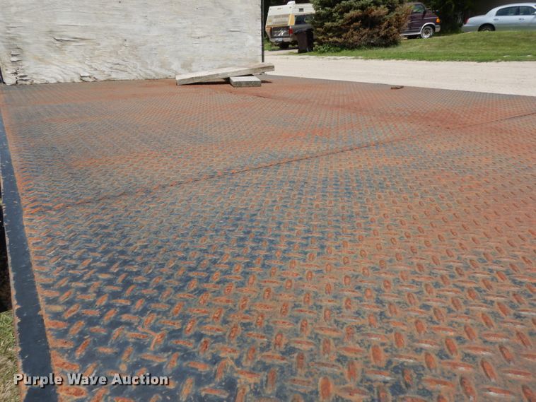 image for item DH6529 1996 GMC TopKick  flatbed truck