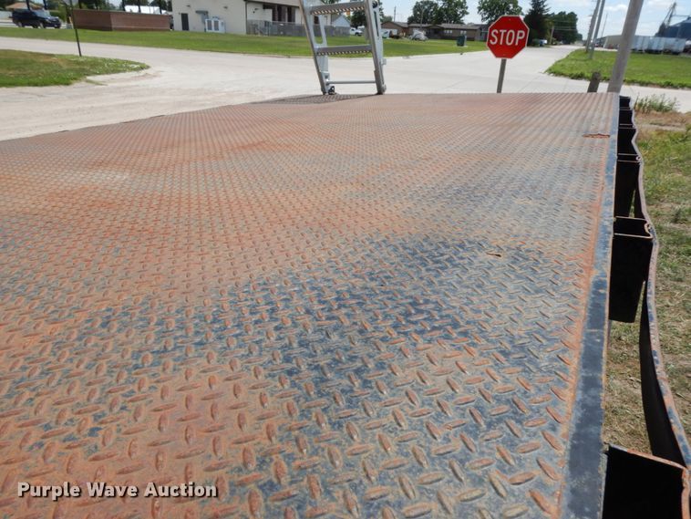 image for item DH6529 1996 GMC TopKick  flatbed truck