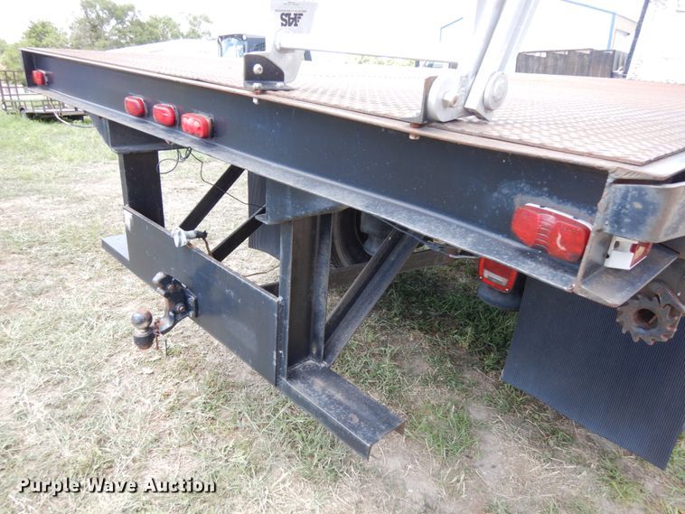 image for item DH6529 1996 GMC TopKick  flatbed truck