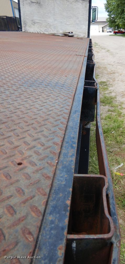 image for item DH6529 1996 GMC TopKick  flatbed truck