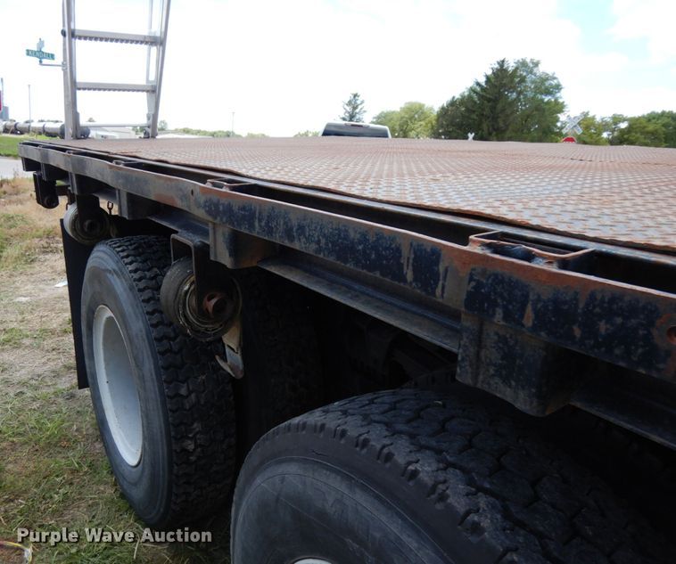 image for item DH6529 1996 GMC TopKick  flatbed truck