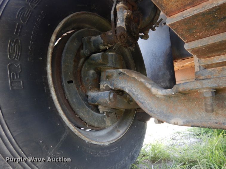 image for item DH6529 1996 GMC TopKick  flatbed truck