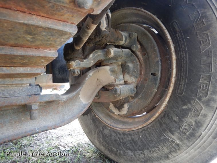 image for item DH6529 1996 GMC TopKick  flatbed truck