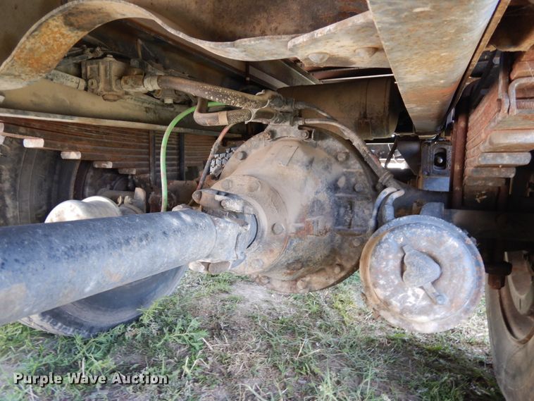 image for item DH6529 1996 GMC TopKick  flatbed truck