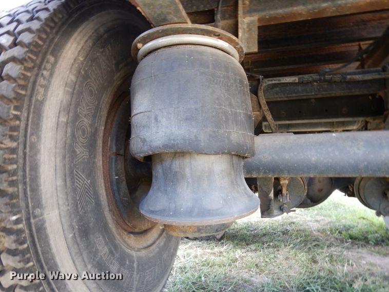 image for item DH6529 1996 GMC TopKick  flatbed truck