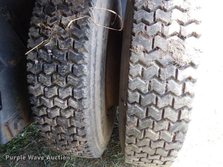 image for item DH6529 1996 GMC TopKick  flatbed truck