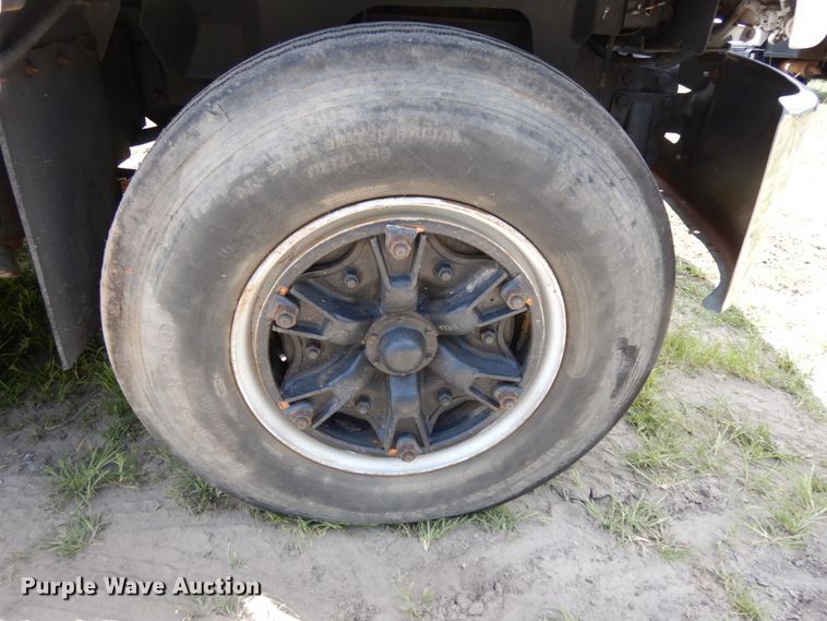 image for item DH6529 1996 GMC TopKick  flatbed truck