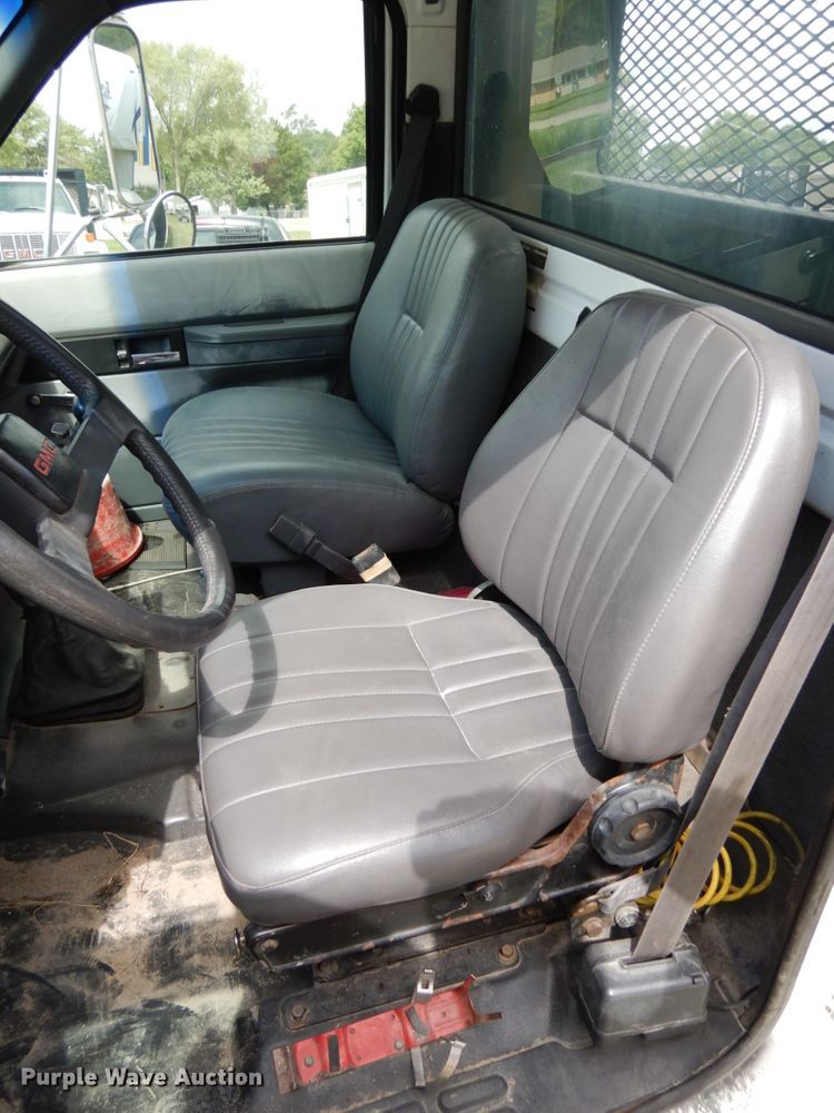 image for item DH6530 2000 GMC C8500  flat dump bed truck