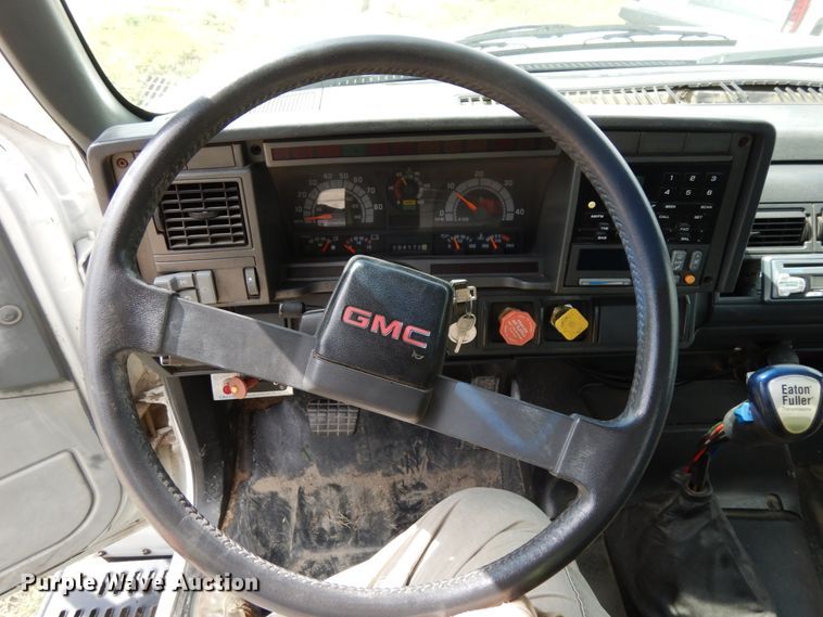 image for item DH6530 2000 GMC C8500  flat dump bed truck