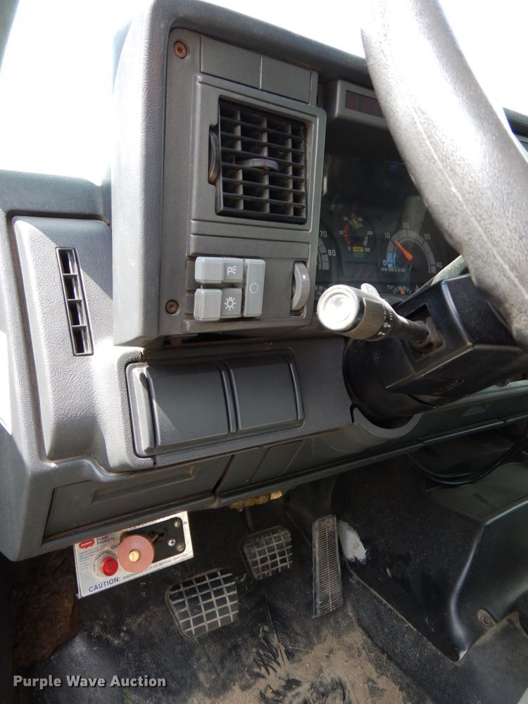 image for item DH6530 2000 GMC C8500  flat dump bed truck