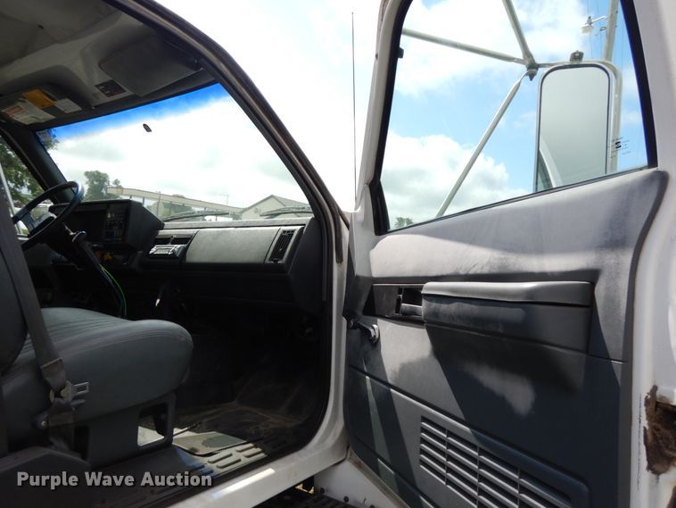 image for item DH6530 2000 GMC C8500  flat dump bed truck