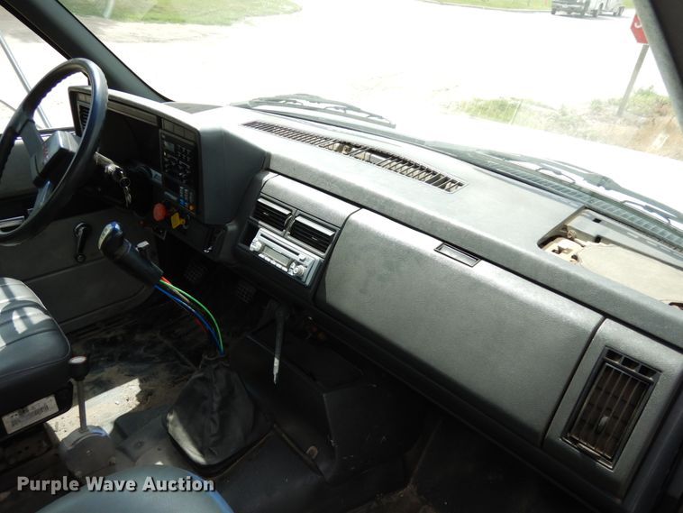 image for item DH6530 2000 GMC C8500  flat dump bed truck