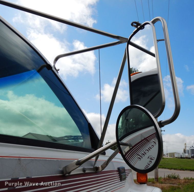 image for item DH6530 2000 GMC C8500  flat dump bed truck