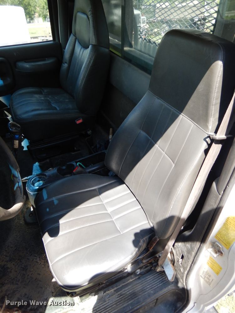 image for item DH6531 2006 GMC C8500  flatbed truck