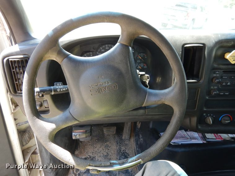 image for item DH6531 2006 GMC C8500  flatbed truck