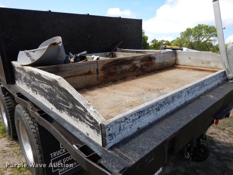 image for item DH6531 2006 GMC C8500  flatbed truck