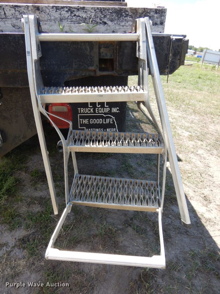 image for item DH6531 2006 GMC C8500  flatbed truck