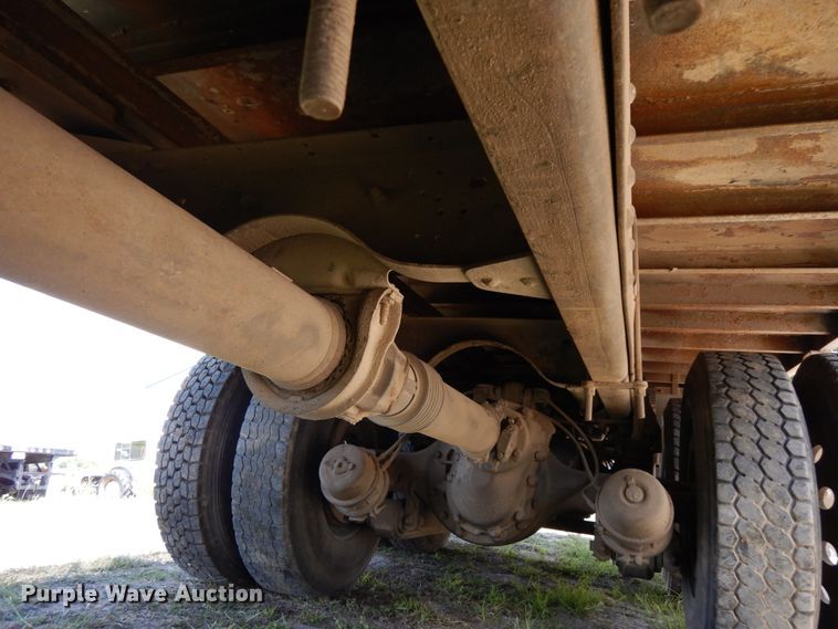 image for item DH6531 2006 GMC C8500  flatbed truck