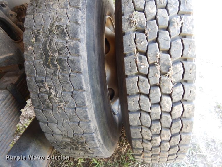 image for item DH6531 2006 GMC C8500  flatbed truck