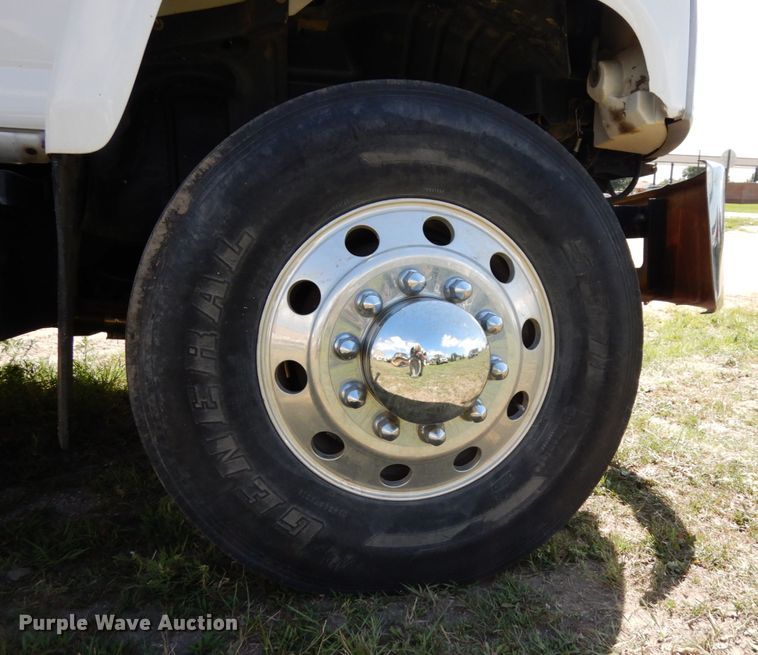 image for item DH6531 2006 GMC C8500  flatbed truck