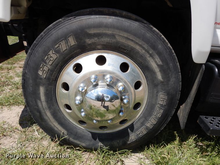 image for item DH6531 2006 GMC C8500  flatbed truck