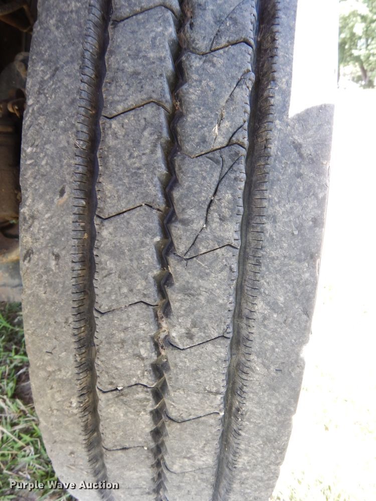 image for item DH6531 2006 GMC C8500  flatbed truck