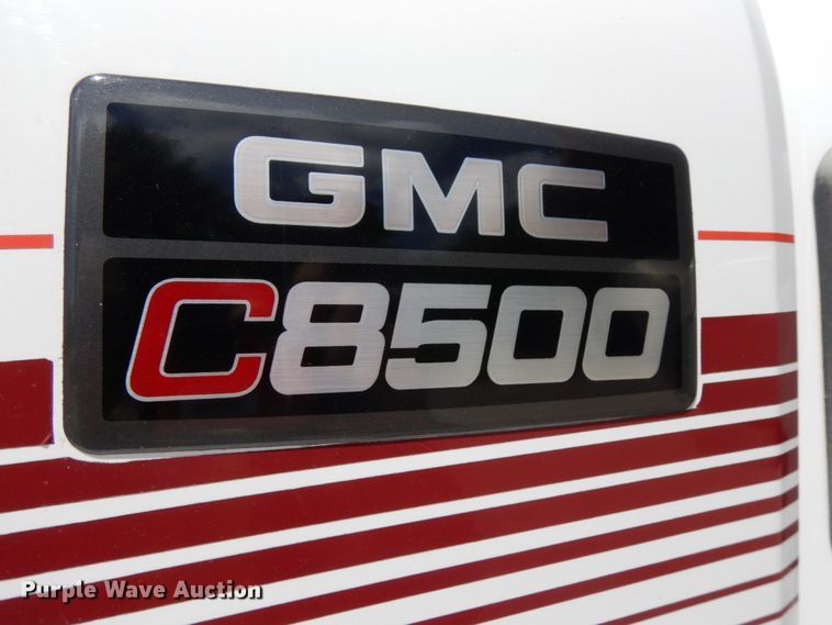 image for item DH6531 2006 GMC C8500  flatbed truck