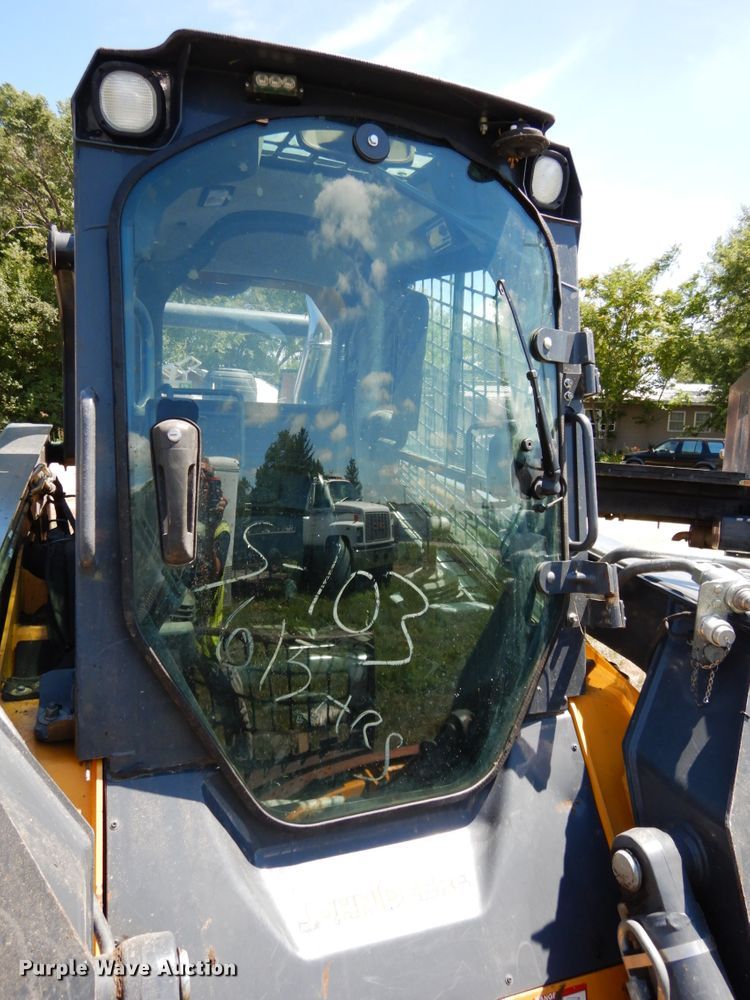 image for item DH6532 2016 John Deere 333E  tracked skid steer loader