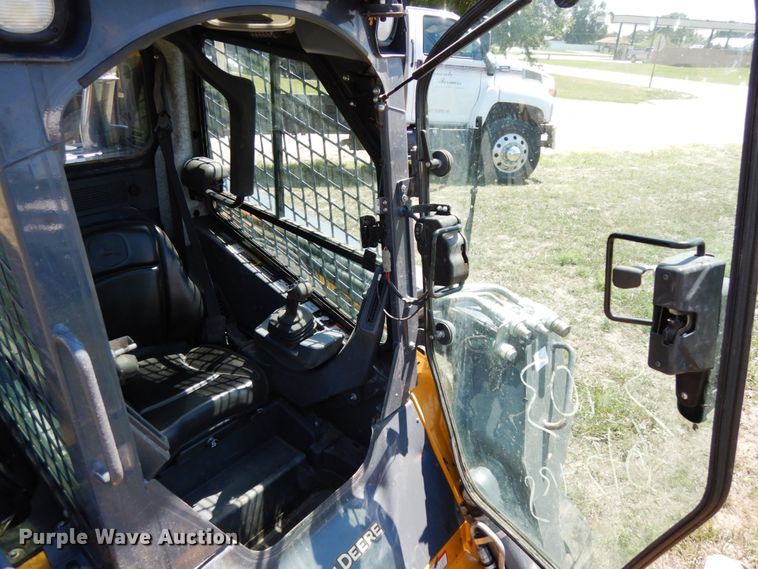 image for item DH6532 2016 John Deere 333E  tracked skid steer loader