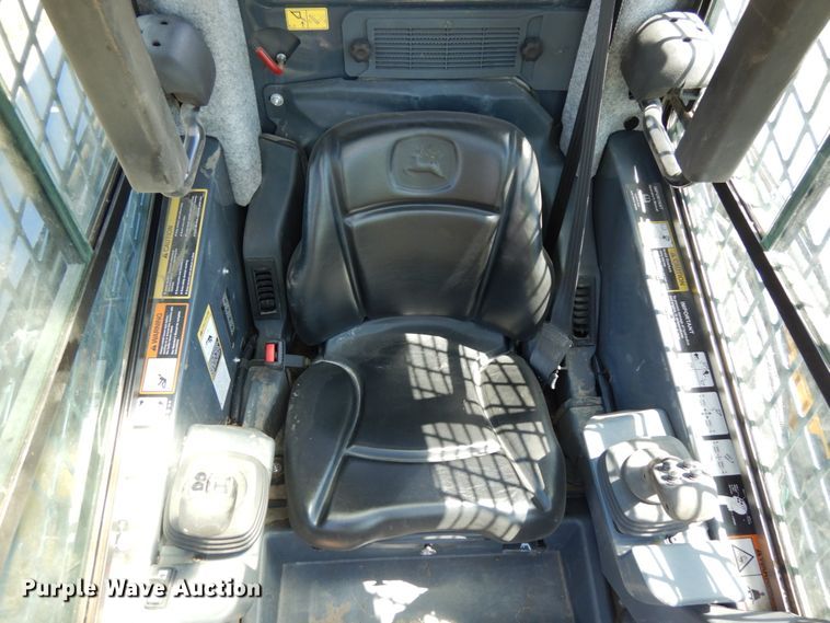 image for item DH6532 2016 John Deere 333E  tracked skid steer loader