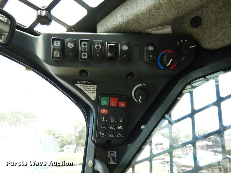 image for item DH6532 2016 John Deere 333E  tracked skid steer loader