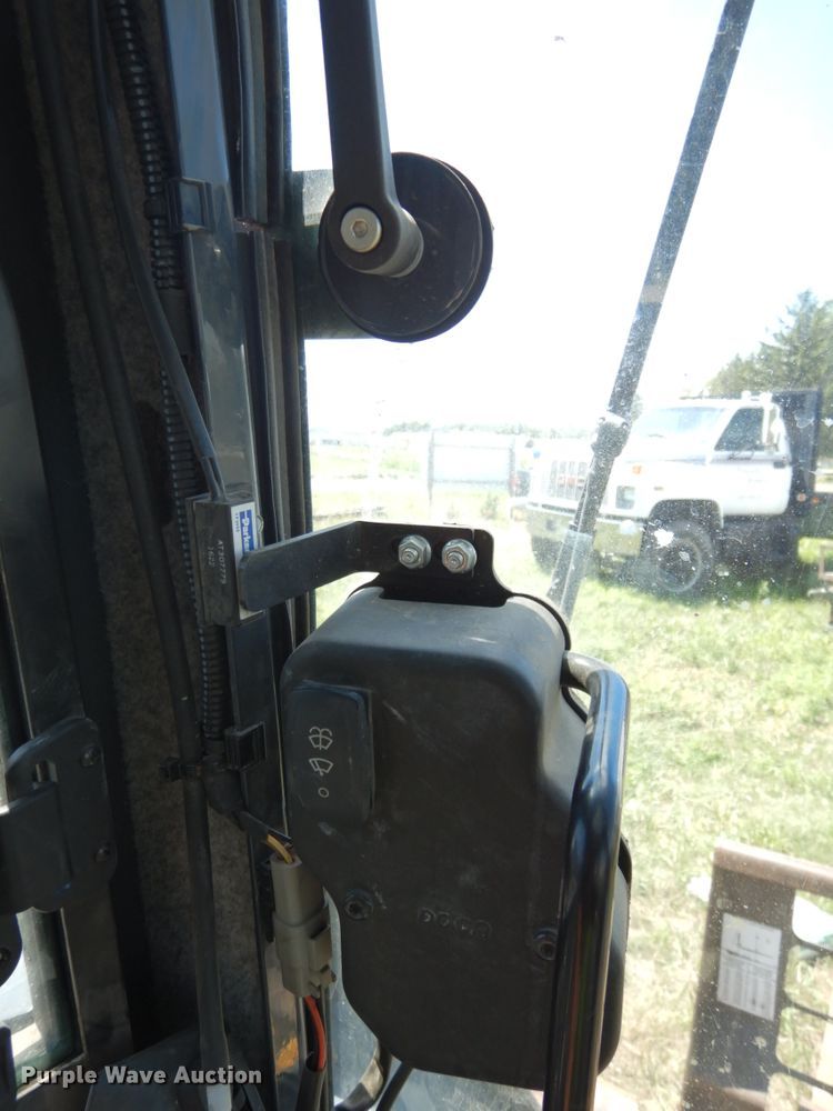 image for item DH6532 2016 John Deere 333E  tracked skid steer loader