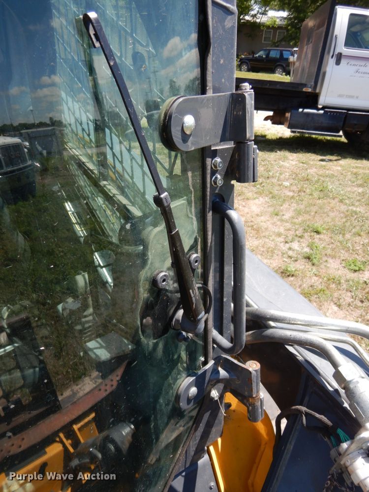 image for item DH6532 2016 John Deere 333E  tracked skid steer loader