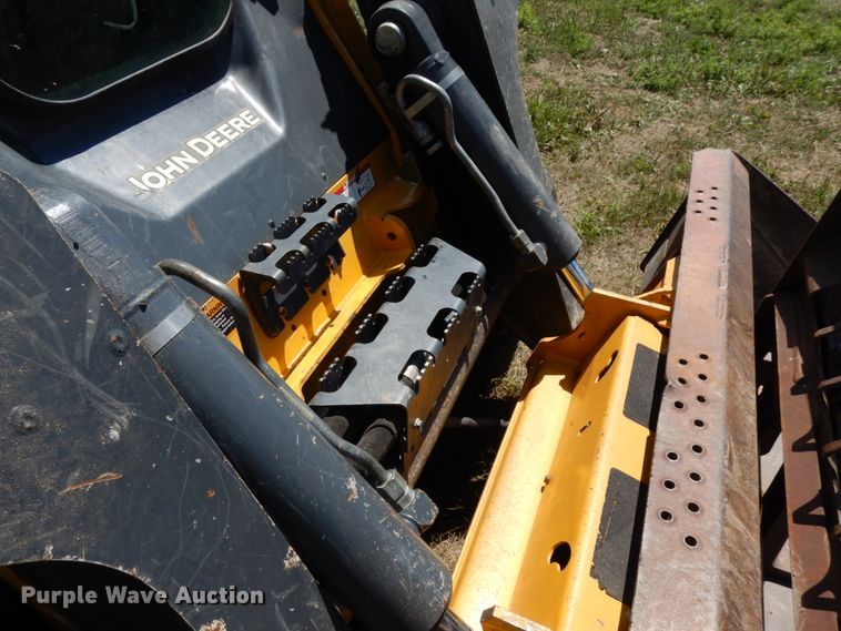 image for item DH6532 2016 John Deere 333E  tracked skid steer loader