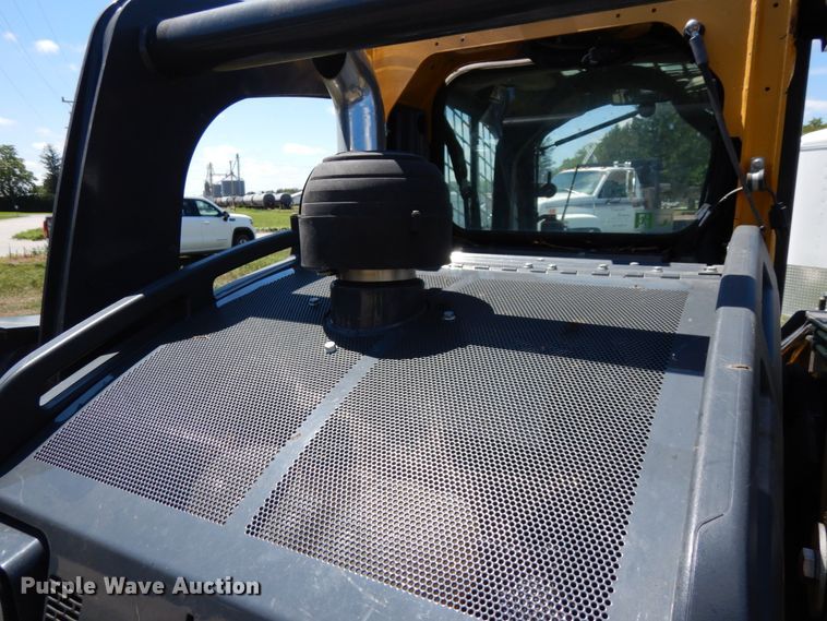 image for item DH6532 2016 John Deere 333E  tracked skid steer loader