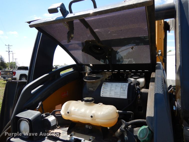 image for item DH6532 2016 John Deere 333E  tracked skid steer loader