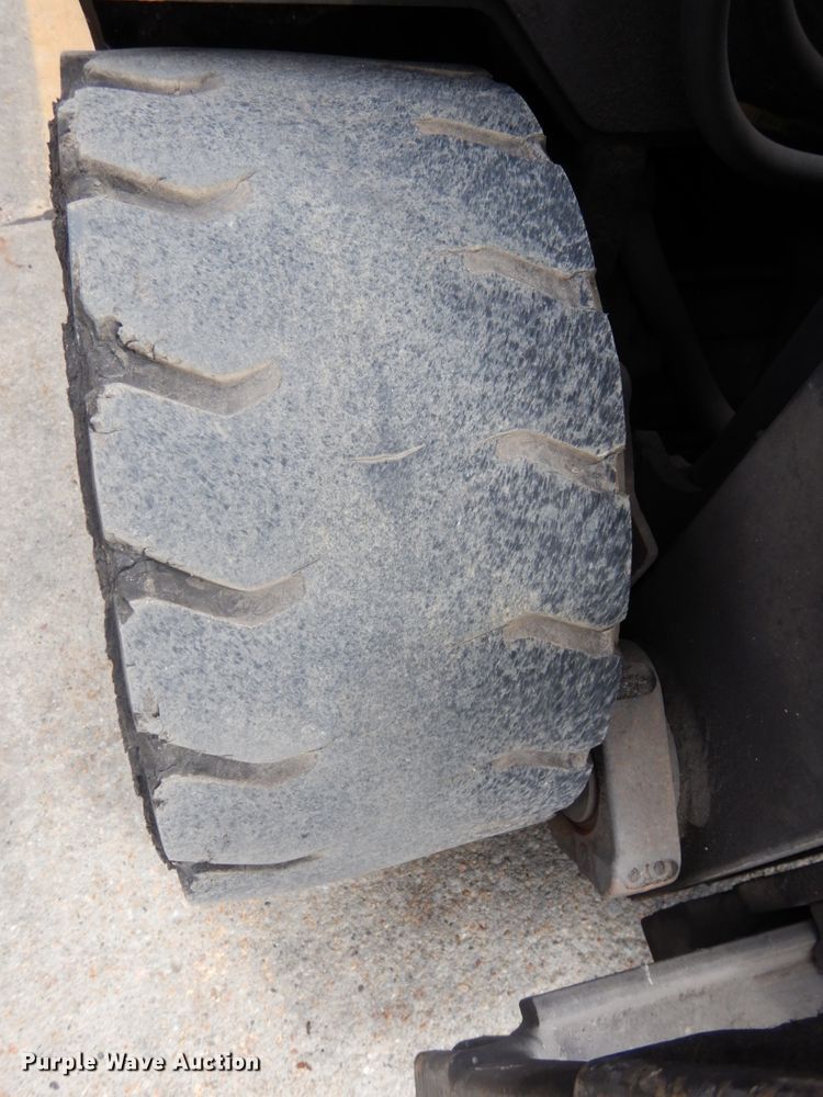 image for item DH6541 Yale ERP040THN48TE084 forklift