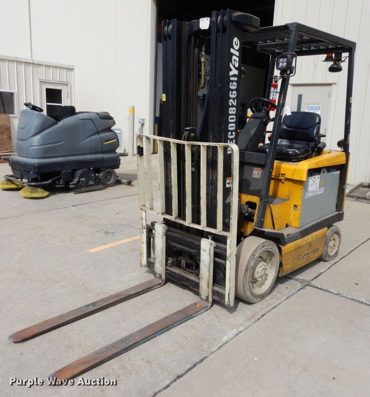 image for item DH6542 Yale ERC050GHN48TE084  forklift