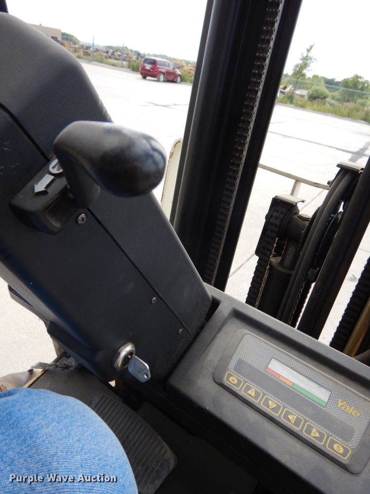image for item DH6542 Yale ERC050GHN48TE084  forklift