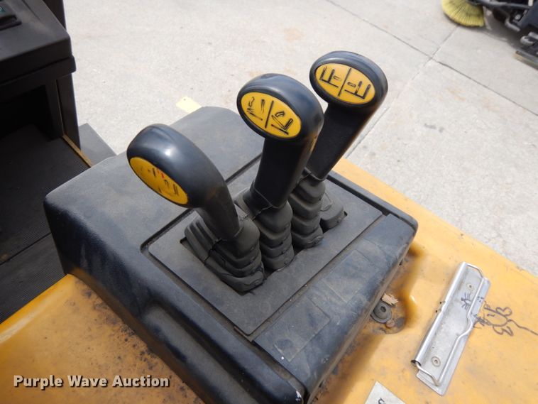 image for item DH6542 Yale ERC050GHN48TE084  forklift